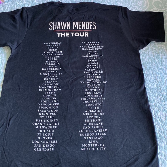 Shawn Mendes concert shirt - Picture 2 of 2